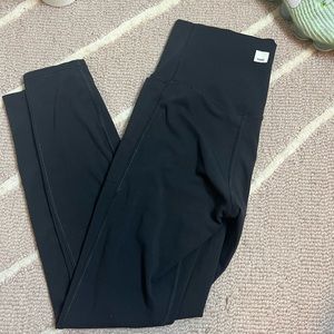 Black Vuori Leggings ⭐️